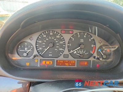 Zdjęcie 9 z 12 samochodu: 2003 BMW 325 XIT VIN:WBAEP33453PF02953 - miniatura