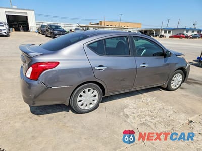 Trzecie zdjęcie samochodu z tyłu: 2019 NISSAN VERSA SV VIN:3N1CN7APXKL841223 - miniatura