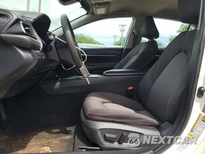 Zdjęcie 7 z 12 samochodu: 2019 TOYOTA CAMRY L VIN:4T1B11HKXKU171797 - miniatura
