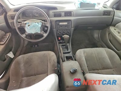 Zdjęcie 8 z 12 samochodu: 2001 TOYOTA CAMRY LE VIN:4T1BG22K41U042823 - miniatura