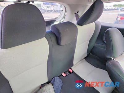Zdjęcie 10 z 12 samochodu: 2012 TOYOTA YARIS 3-DOOR L VIN:JTDJTUD32CD508698 - miniatura