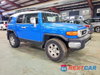 Czwarte zdjęcie samochodu z boku: 2007 TOYOTA FJ CRUISER BASE VIN:JTEBU11F170012671 - miniatura