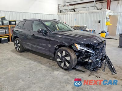 Czwarte zdjęcie samochodu z boku: 2024 VOLVO XC60 PLUS VIN:YV4H60DL3R1892450 - miniatura