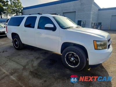 Czwarte zdjęcie samochodu z boku: 2007 CHEVROLET SUBURBAN C1500 VIN:3GNFC16067G196649 - miniatura