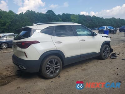 Trzecie zdjęcie samochodu z tyłu: 2022 KIA SELTOS S VIN:KNDEU2AA5N7272183 - miniatura