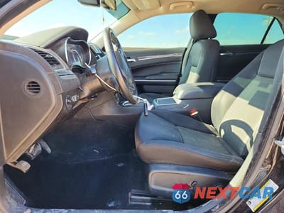 Zdjęcie 7 z 12 samochodu: 2019 CHRYSLER 300 TOURING VIN:2C3CCAAGXKH738767 - miniatura