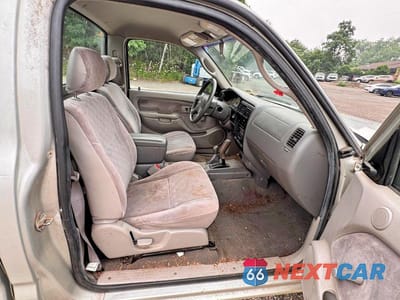 Piąte zdjęcie samochodu w środku: 2003 TOYOTA TACOMA BASE VIN:5TEPM62N13Z178633 - miniatura