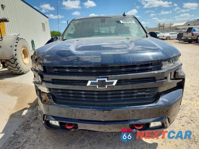 Piąte zdjęcie samochodu w środku: 2019 CHEVROLET SILVERADO K1500 LT TRAIL BOSS VIN:3GCPYFEDXKG204518 - miniatura