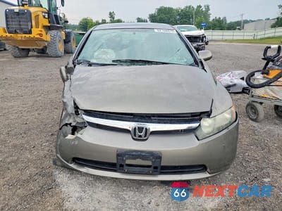 Piąte zdjęcie samochodu w środku: 2008 HONDA CIVIC LX VIN:2HGFA16588H318442 - miniatura