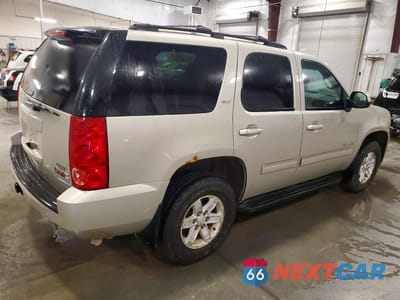Trzecie zdjęcie samochodu z tyłu: 2014 GMC YUKON SLT VIN:1GKS2CE02ER223516 - miniatura