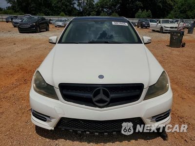 Piąte zdjęcie samochodu w środku: 2013 MERCEDES-BENZ C 250 VIN:WDDGF4HB5DA835141 - miniatura