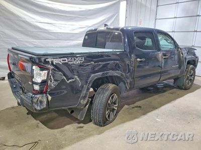 Trzecie zdjęcie samochodu z tyłu: 2018 TOYOTA TACOMA TRD SPORT VIN:3TMCZ5AN0JM143412 - miniatura