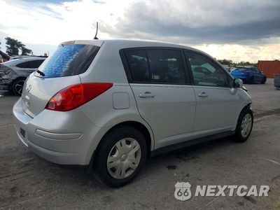 Trzecie zdjęcie samochodu z tyłu: 2010 NISSAN VERSA 1.8 S VIN:3N1BC1CP6AL439502 - miniatura