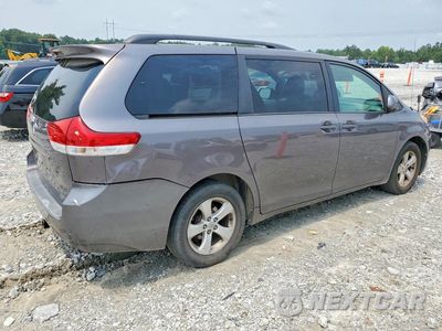 Trzecie zdjęcie samochodu z tyłu: 2011 TOYOTA SIENNA LE VIN:5TDKK3DC6BS090375 - miniatura