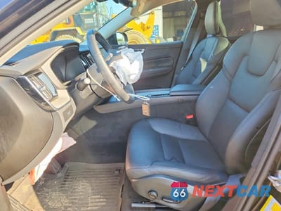 Zdjęcie 7 z 13 samochodu: 2025 VOLVO XC60 PLUS VIN:YV4M12RC7S1088465 - miniatura