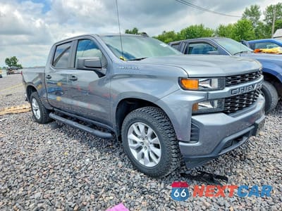 Czwarte zdjęcie samochodu z boku: 2021 CHEVROLET SILVERADO K1500 CUSTOM VIN:3GCUYBEF1MG140885 - miniatura