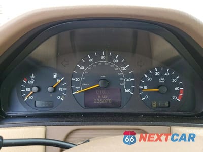 Zdjęcie 9 z 12 samochodu: 2000 MERCEDES-BENZ E 430 VIN:WDBJF70J4YB010436 - miniatura
