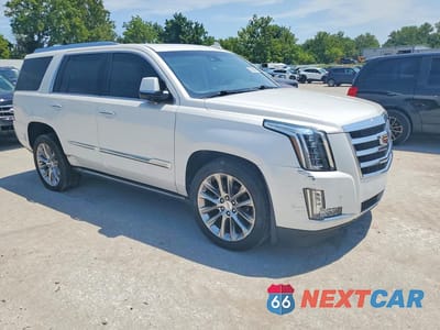 Czwarte zdjęcie samochodu z boku: 2018 CADILLAC ESCALADE PREMIUM LUXURY VIN:1GYS4CKJ4JR125112 - miniatura