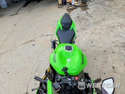 Piąte zdjęcie samochodu w środku: 2025 KAWASAKI ZX636 K VIN:JKBZXJK19SA010852 - miniatura