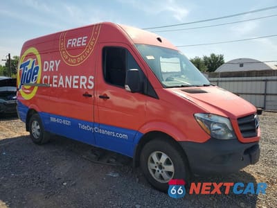 Czwarte zdjęcie samochodu z boku: 2015 MERCEDES-BENZ SPRINTER 2500 DELIVERY VAN VIN:WD3PE7DC5F5973510 - miniatura