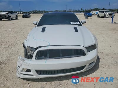 Piąte zdjęcie samochodu w środku: 2014 FORD MUSTANG GT VIN:1ZVBP8CF1E5224145 - miniatura