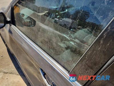 Zdjęcie 8 z 12 samochodu: 2019 NISSAN SENTRA SR VIN:3N1AB7AP3KY399467 - miniatura