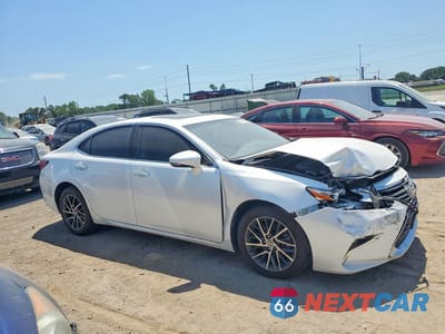 Czwarte zdjęcie samochodu z boku: 2017 LEXUS ES 350 VIN:58ABK1GG1HU077240 - miniatura