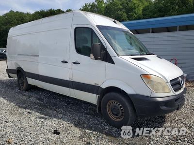 Czwarte zdjęcie samochodu z boku: 2012 MERCEDES-BENZ SPRINTER 2500 DELIVERY VAN VIN:WD3PE8CBXC5611411 - miniatura