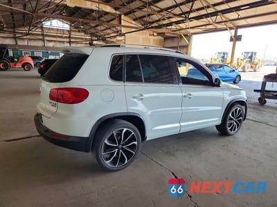 Trzecie zdjęcie samochodu z tyłu: 2014 VOLKSWAGEN TIGUAN S VIN:WVGBV3AX8EW558685 - miniatura