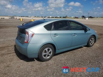 Trzecie zdjęcie samochodu z tyłu: 2012 TOYOTA PRIUS TWO VIN:JTDKN3DUXC1604114 - miniatura