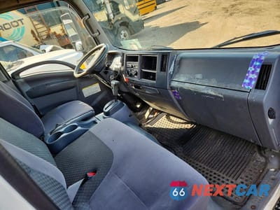 Zdjęcie 8 z 13 samochodu: 2014 ISUZU NPR HD VIN:JALC4W166E7000038 - miniatura