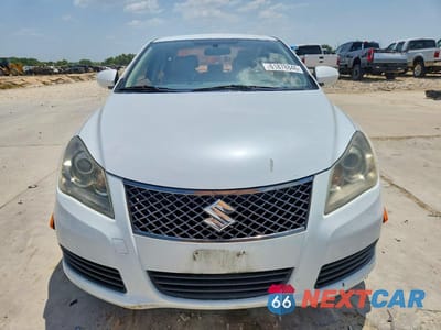 Piąte zdjęcie samochodu w środku: 2011 SUZUKI KIZASHI SE VIN:JS2RE9A35B6111784 - miniatura