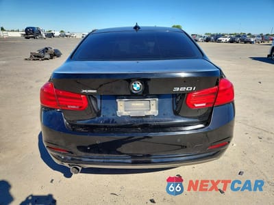 Zdjęcie 6 z 12 samochodu: 2016 BMW 320 XI VIN:WBA8E5G55GNT41620 - miniatura