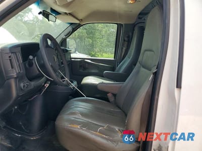 Zdjęcie 7 z 13 samochodu: 2014 CHEVROLET EXPRESS G2500 VIN:1GCWGFBA7E1100046 - miniatura