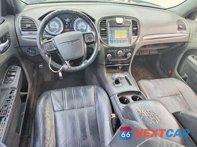 Zdjęcie 8 z 12 samochodu: 2013 CHRYSLER 300 S VIN:2C3CCABG4DH514766 - miniatura