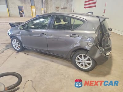 Drugie zdjęcie samochodu z przodu: 2016 TOYOTA PRIUS C FOUR VIN:JTDKDTB3XG1115859 - miniatura