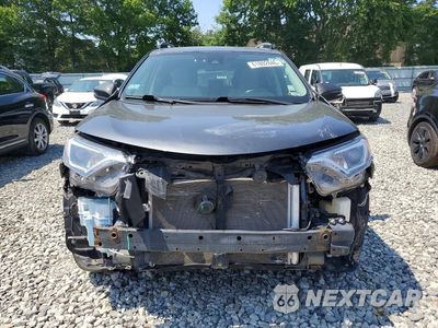 Piąte zdjęcie samochodu w środku: 2017 TOYOTA RAV4 XLE VIN:JTMRFREV8HD219730 - miniatura