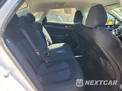 Zdjęcie 10 z 13 samochodu: 2022 KIA K5 LXS VIN:5XXG14J21NG123265 - miniatura