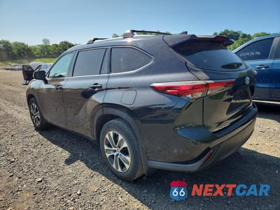 Drugie zdjęcie samochodu z przodu: 2022 TOYOTA HIGHLANDER XLE VIN:5TDGZRBH4NS559776 - miniatura
