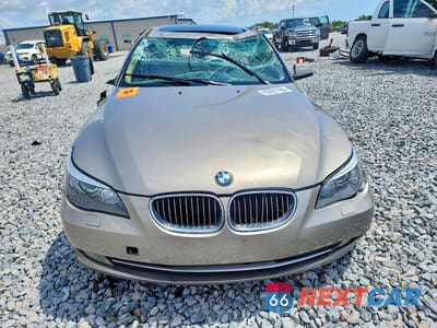 Piąte zdjęcie samochodu w środku: 2010 BMW 528 I VIN:WBANU5C51AC365475 - miniatura