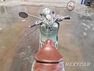 Zdjęcie 6 z 9 samochodu: 2007 VESPA LX VIN:ZAPM448FX75500717 - miniatura