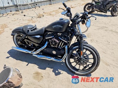 2015 HARLEY-DAVIDSON XL883 IRON 883 1HD4LE230FC407044 - główne zdjęcie licytacji z USA - miniatura