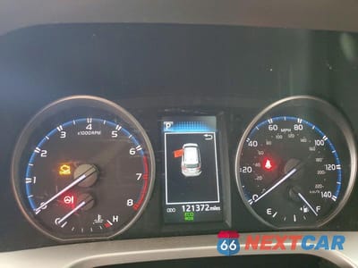 Zdjęcie 9 z 13 samochodu: 2017 TOYOTA RAV4 XLE VIN:JTMRFREV8HD209327 - miniatura