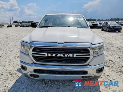 Piąte zdjęcie samochodu w środku: 2020 RAM 1500 BIG HORN/LONE STAR VIN:1C6RREBT2LN373878 - miniatura