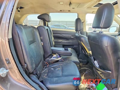 Zdjęcie 11 z 13 samochodu: 2016 MITSUBISHI OUTLANDER SE VIN:JA4AD3A34GZ007312 - miniatura