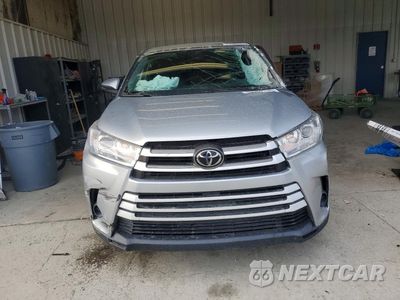 Piąte zdjęcie samochodu w środku: 2019 TOYOTA HIGHLANDER LE VIN:5TDBZRFH0KS718860 - miniatura