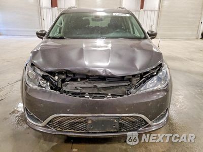 Piąte zdjęcie samochodu w środku: 2018 CHRYSLER PACIFICA TOURING L VIN:2C4RC1BG3JR144373 - miniatura