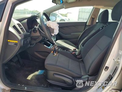 Zdjęcie 7 z 13 samochodu: 2017 KIA FORTE LX VIN:3KPFL4A76HE144644 - miniatura