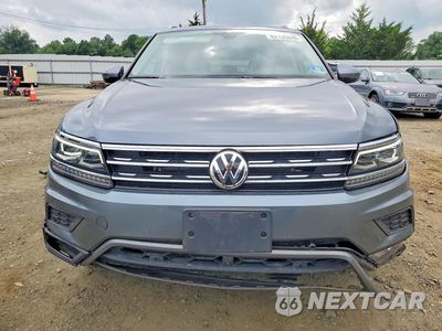 Piąte zdjęcie samochodu w środku: 2019 VOLKSWAGEN TIGUAN SEL PREMIUM VIN:3VV4B7AX9KM155759 - miniatura