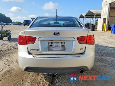 Zdjęcie 6 z 12 samochodu: 2010 KIA FORTE SX VIN:KNAFW4A37A5288481 - miniatura